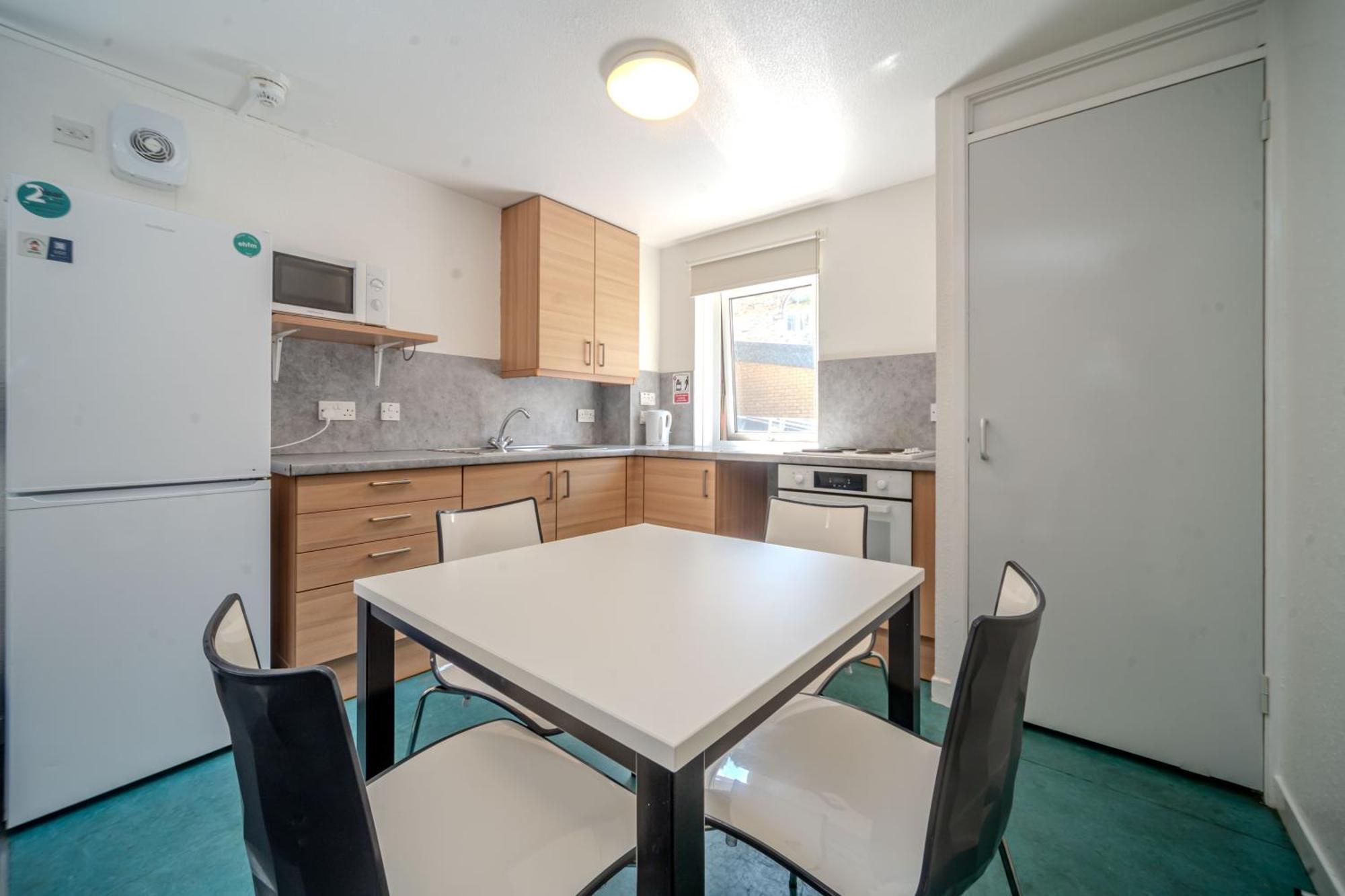 Joivy Budget 4,5 And 6 Bed Private Flats, In Historic Old Town (Adults Only) Edimburgo Esterno foto