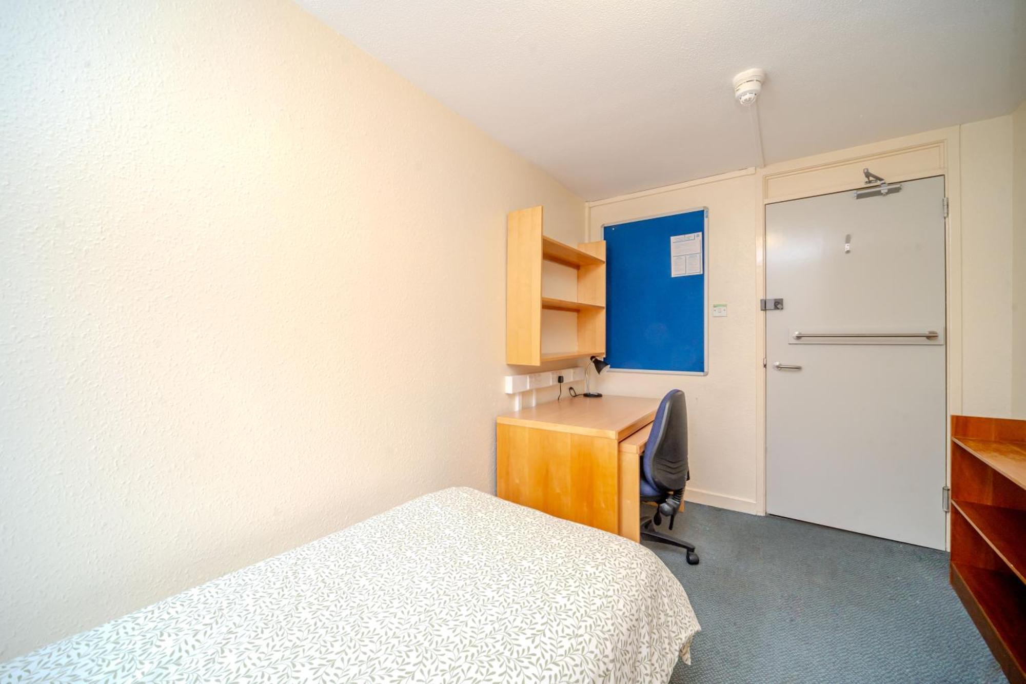 Joivy Budget 4,5 And 6 Bed Private Flats, In Historic Old Town (Adults Only) Edimburgo Esterno foto